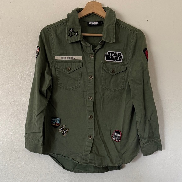 Star Wars Tops - Star Wars Elite Forces Patches Button Down Shirt in Green Sz S